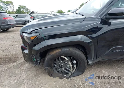 2025 Toyota Tacoma Trd Sport 4Wd z USA, uszkodzony, nr VIN 3TMLB5JN2SM107985